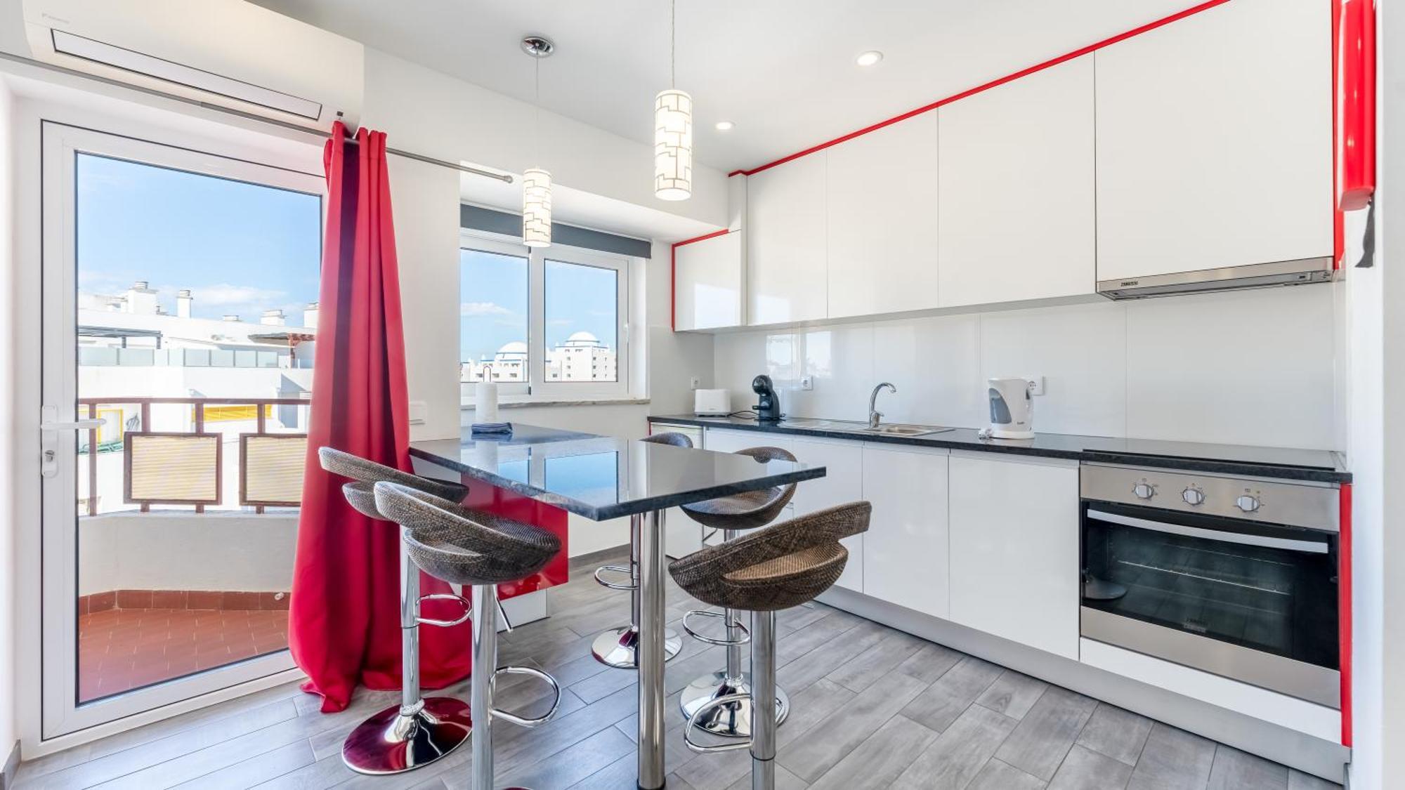 Red Velvet 1 Bdr Flat With Balcony By Lovelystay Portimão Kültér fotó