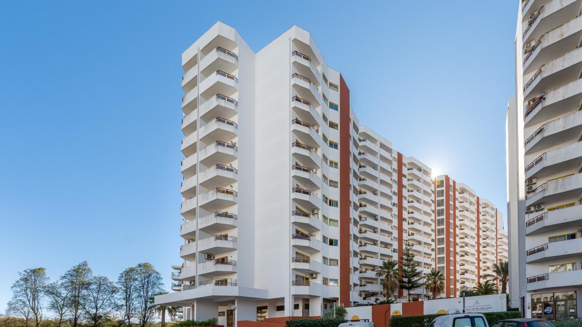 Red Velvet 1 Bdr Flat With Balcony By Lovelystay Portimão Kültér fotó