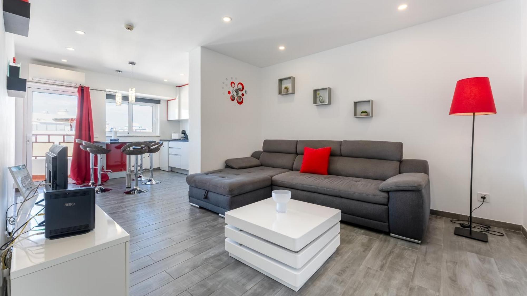 Red Velvet 1 Bdr Flat With Balcony By Lovelystay Portimão Kültér fotó